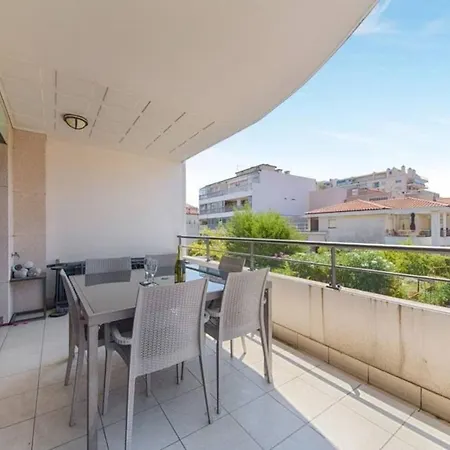 Appartement Spacious 3br Central - 8 Pax - 2 Mn From Croisette And Beach Parking & Ac *
