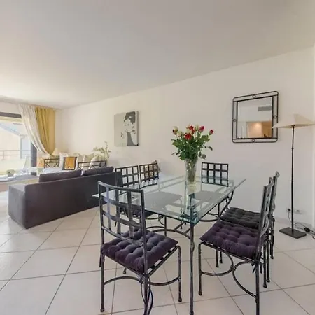 Spacious 3br Central - 8 Pax - 2 Mn From Croisette And Beach Parking & Ac * Cannes